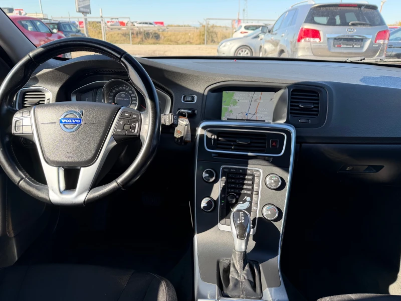 Volvo V40 2.0 D, снимка 15 - Автомобили и джипове - 52254123