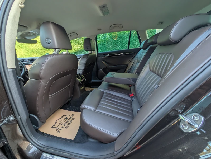 Skoda Superb 2.0TDI 190кс.* L&K* Дистроник* Canton* Keyless, снимка 10 - Автомобили и джипове - 52581934