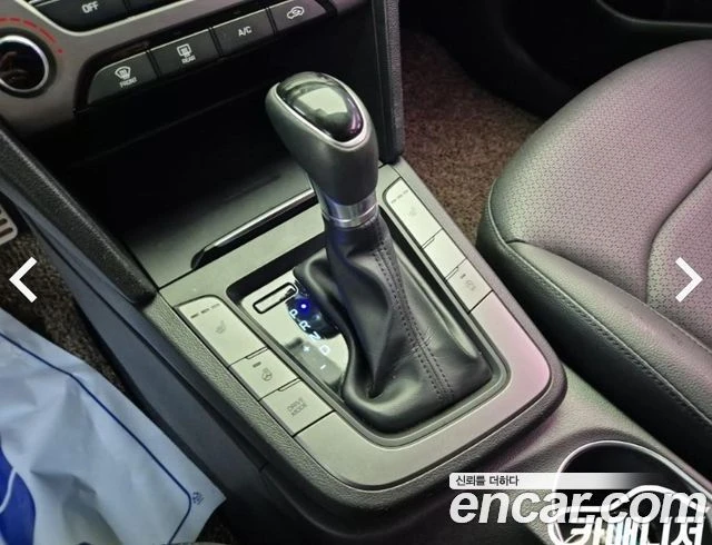 Hyundai Elantra, снимка 8 - Автомобили и джипове - 56082493