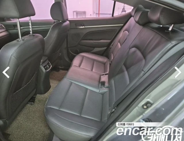 Hyundai Elantra, снимка 12 - Автомобили и джипове - 56082493