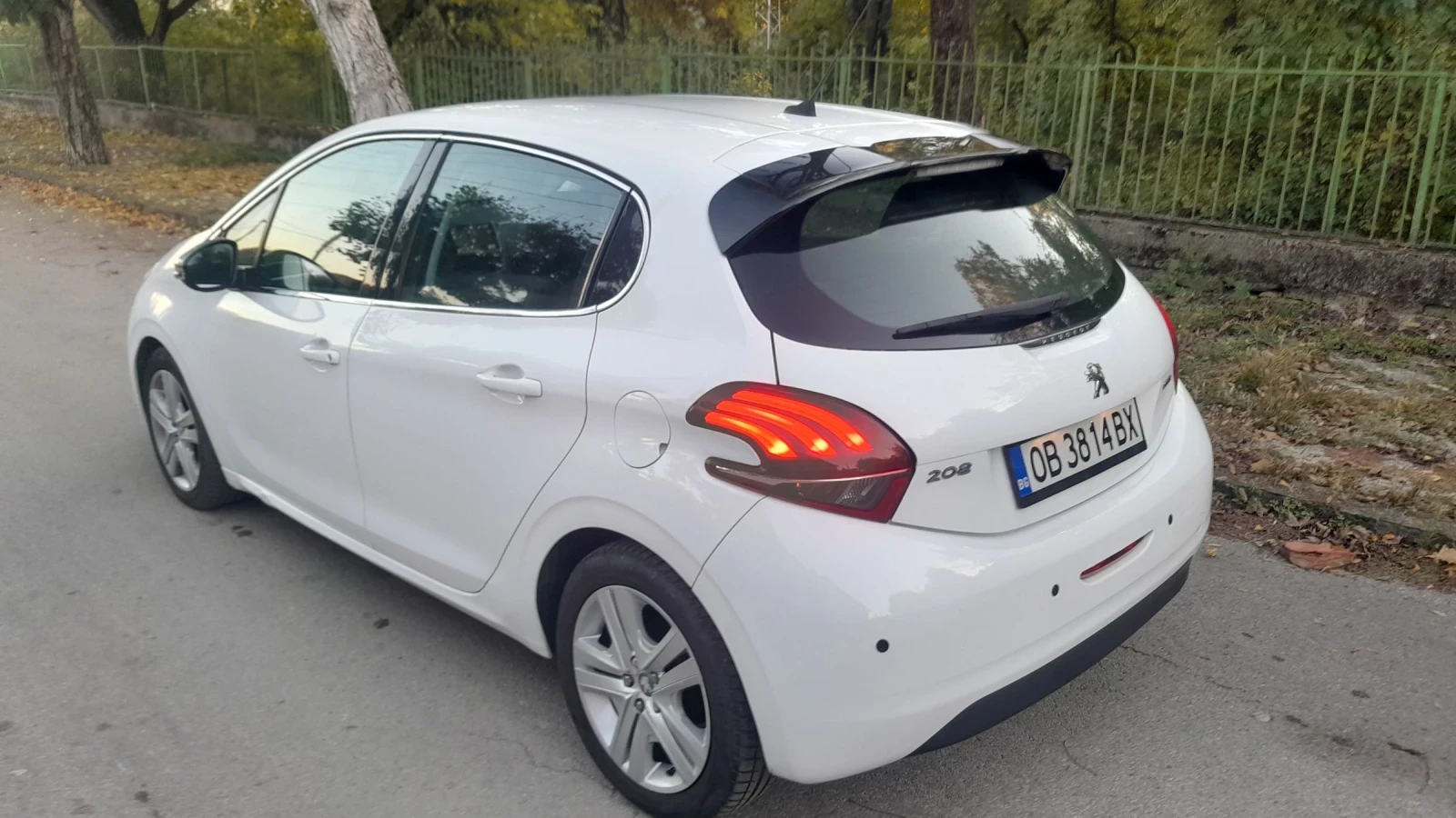 Peugeot 208 1.6HDI EURO 6 - изображение 7