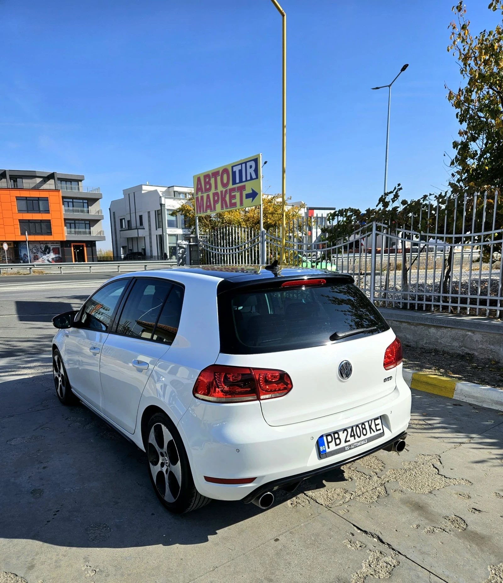 VW Golf Капарирана/Продадена  - изображение 7