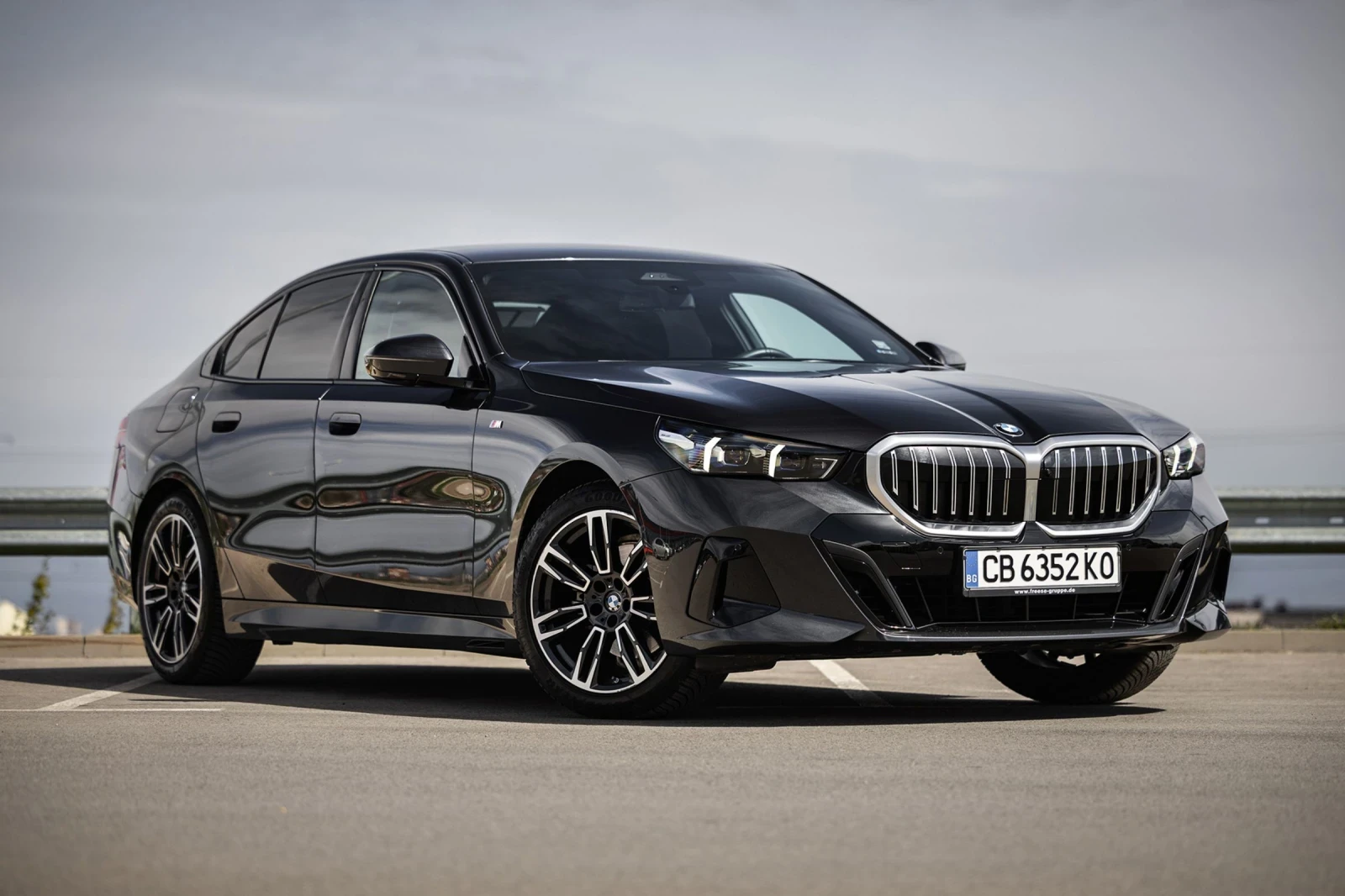BMW 520 M-SPORT NEW MODEL/LED/SHADOW LINE/360/HEAD UP - изображение 7