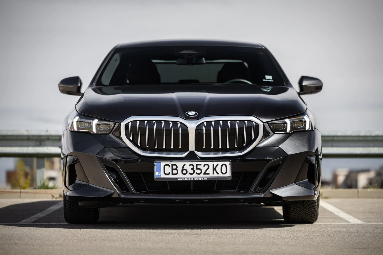 BMW 520 M-SPORT NEW MODEL/LED/SHADOW LINE/360/HEAD UP - изображение 8