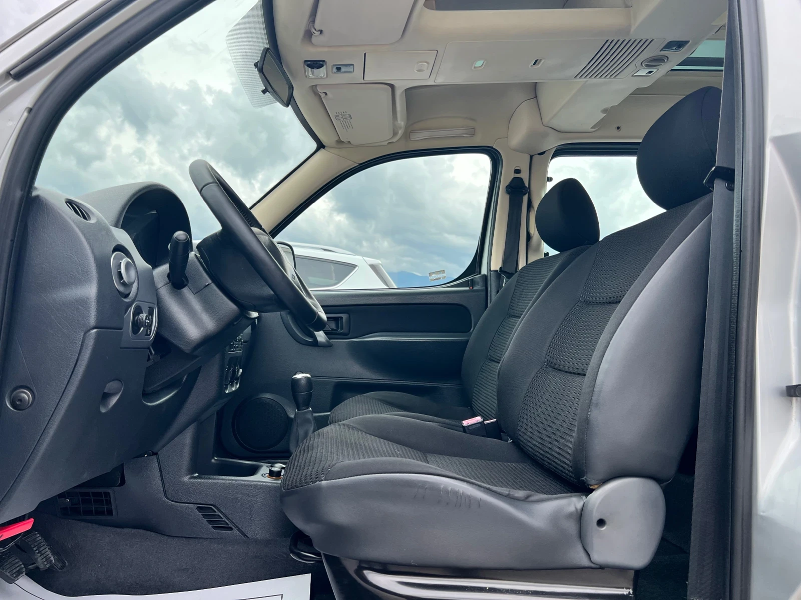 Citroen Berlingo 1.6HDI-ПАНОРАМА - изображение 8