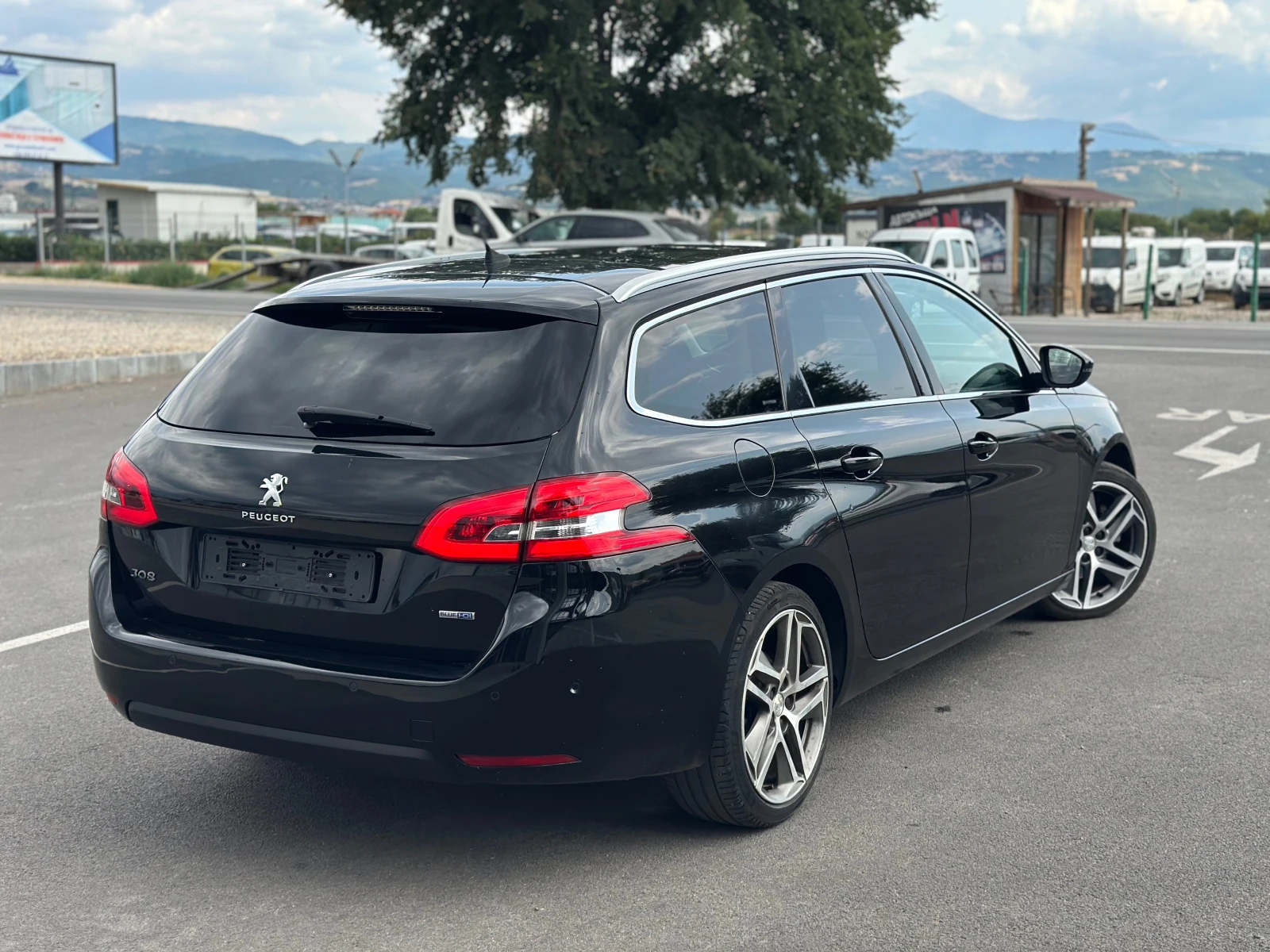 Peugeot 308 2.0 HDi AVTOMAT-PANORAMA-FULL LED- PARKING ASSIST - изображение 3