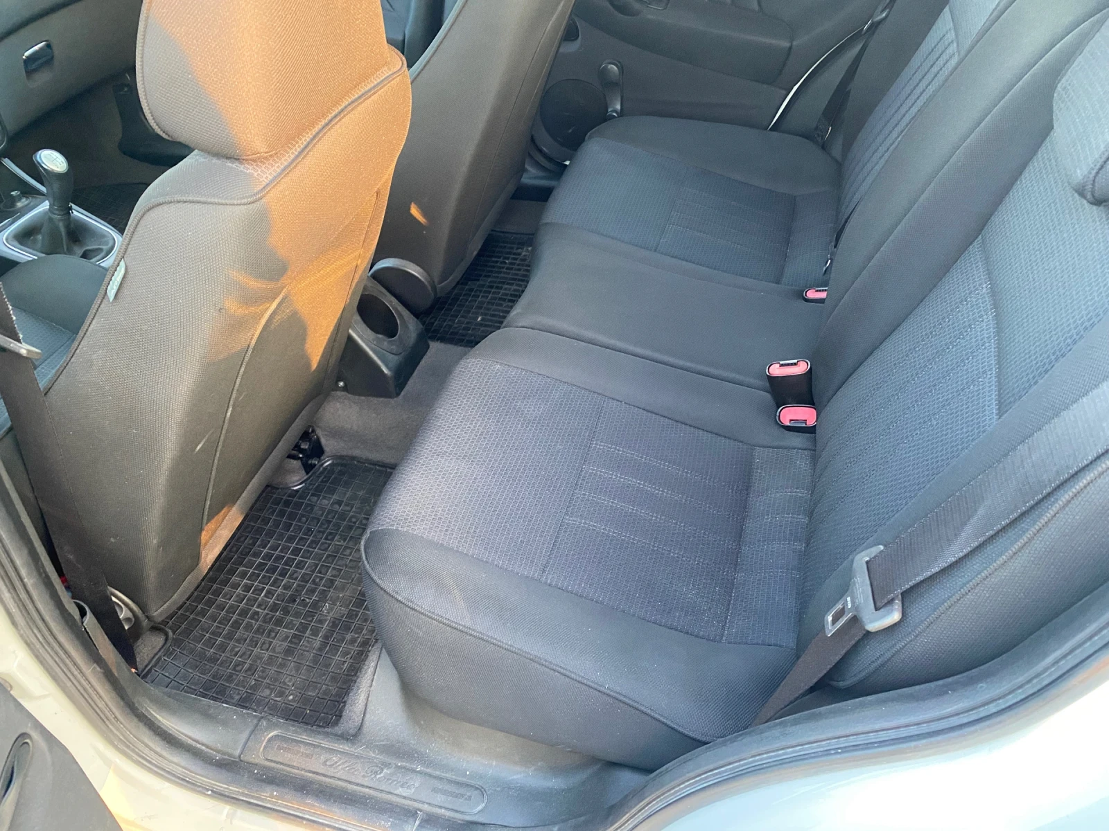 Alfa Romeo 147 1.6 I  | Mobile.bg   14