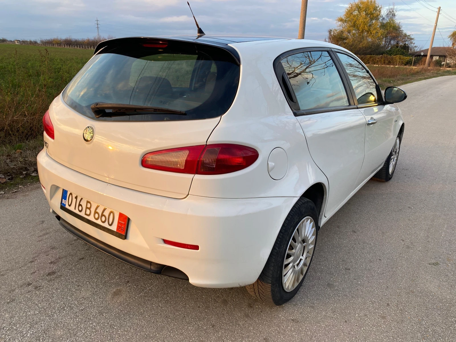 Alfa Romeo 147 1.6 I  | Mobile.bg   7