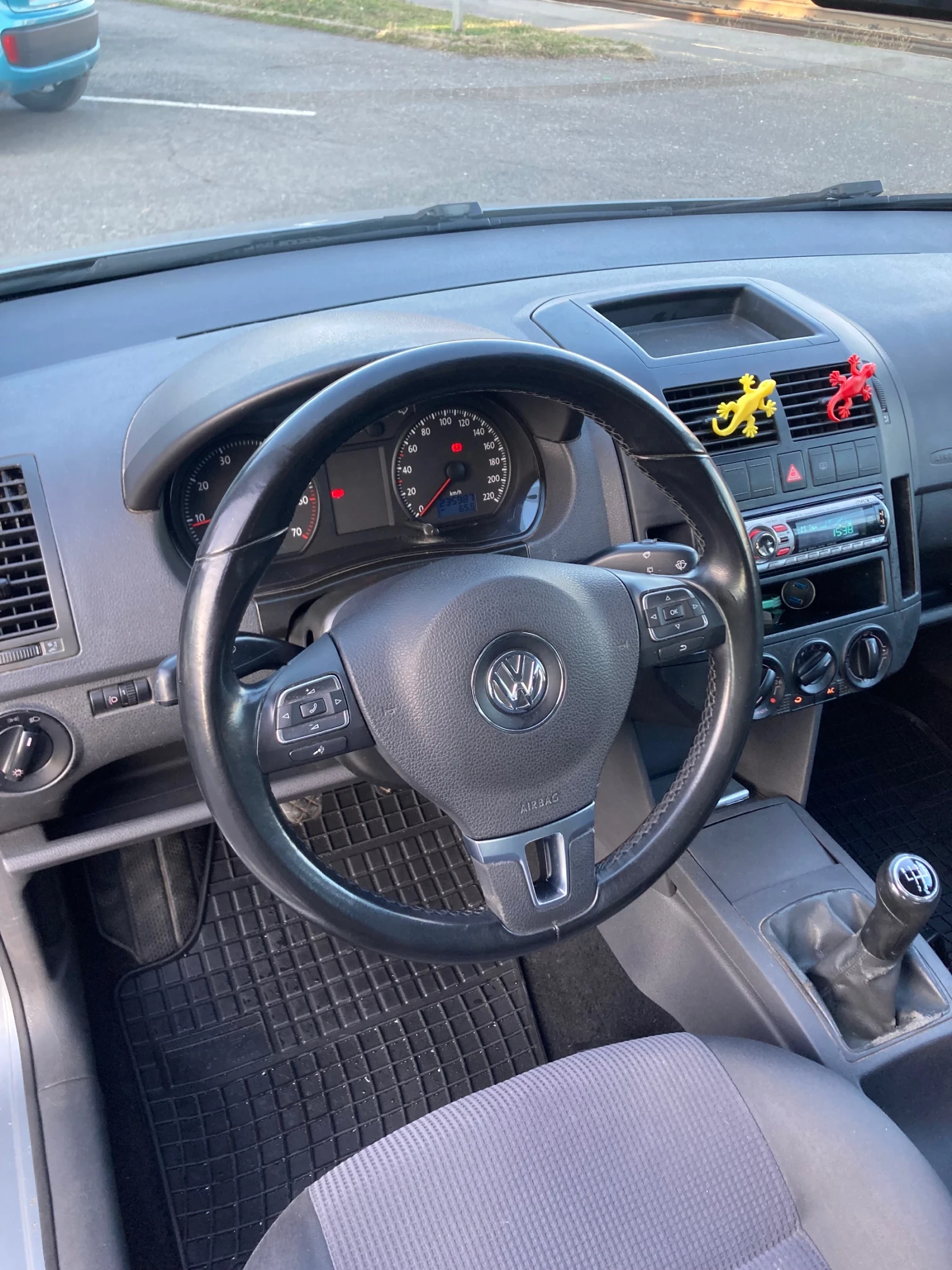 VW Polo 1.2  - изображение 8