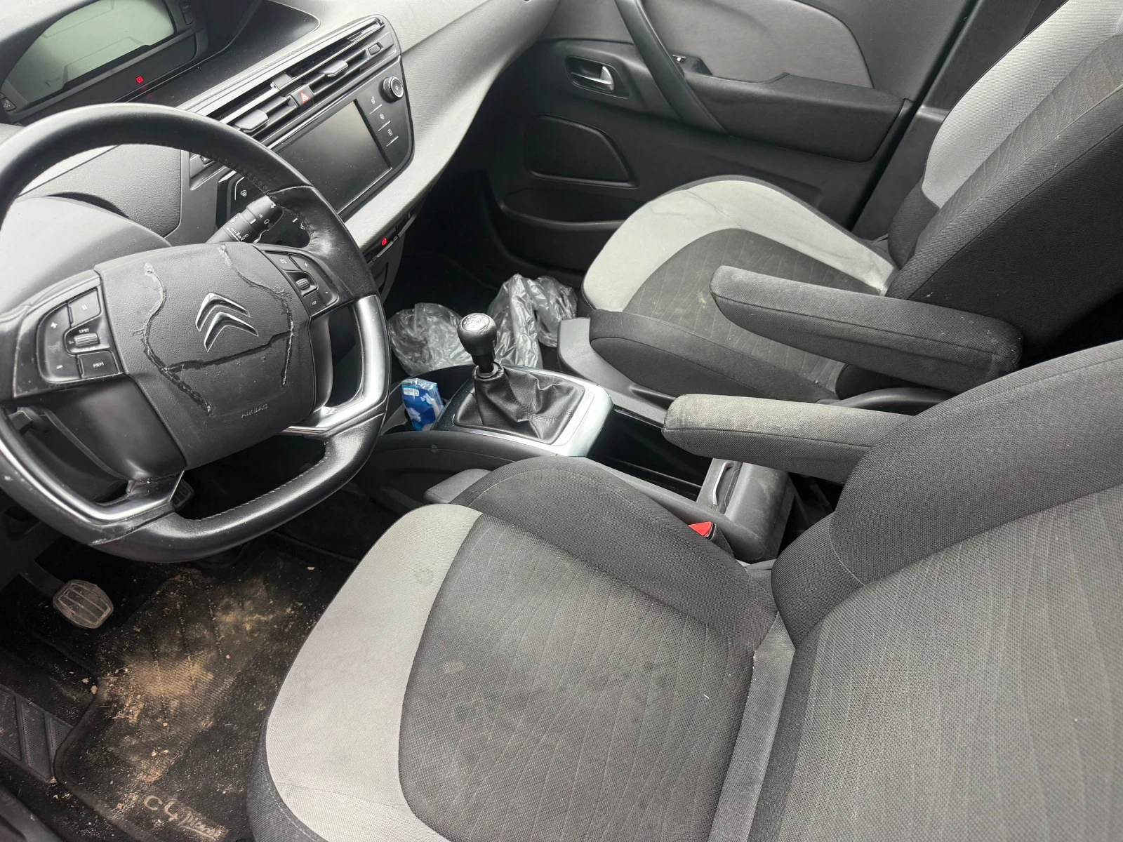 Citroen Grand C4 Picasso 1.6 eHDI - изображение 7