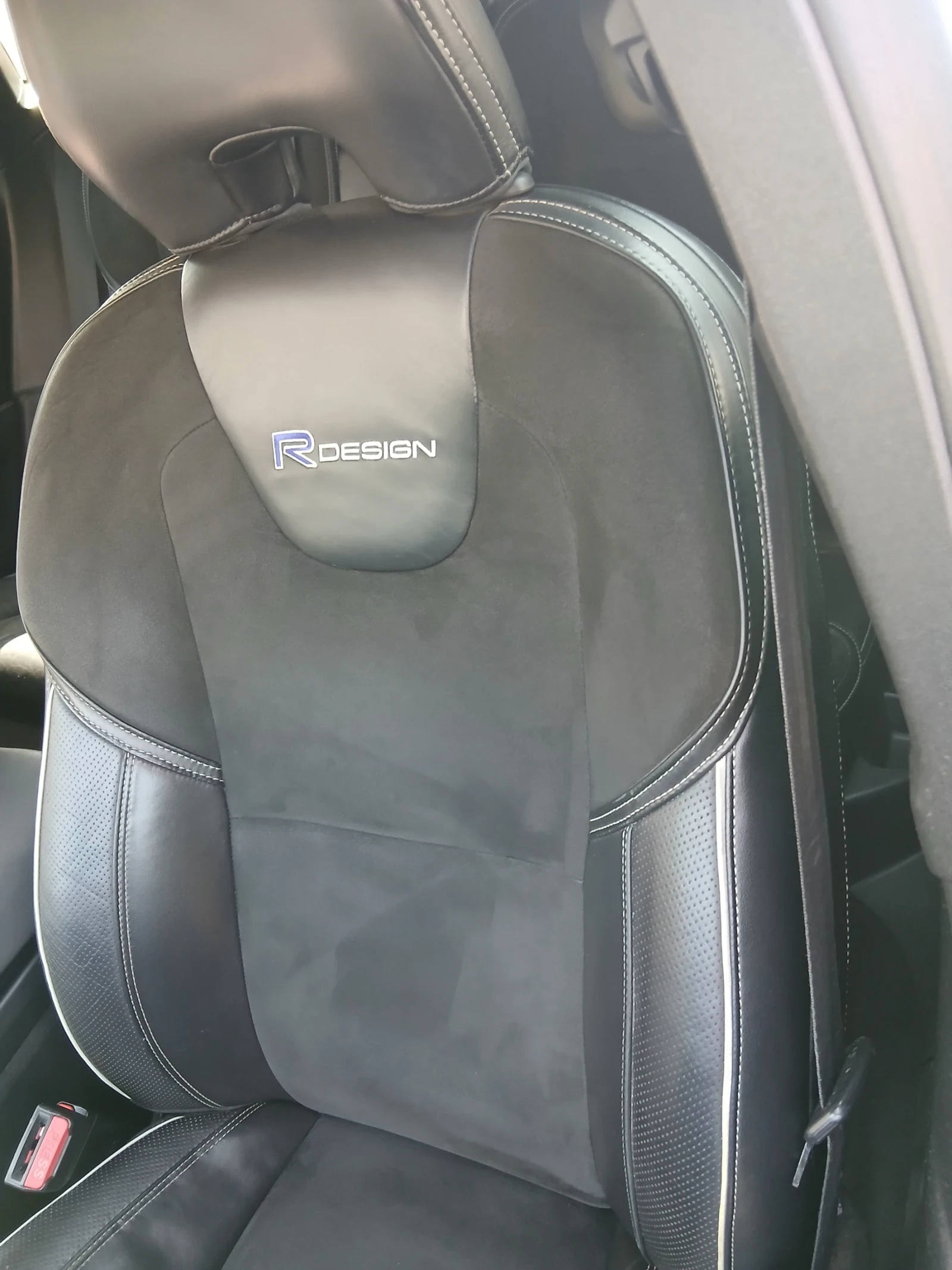 Volvo V40 1.6 HDI, снимка 13 - Автомобили и джипове - 53877032