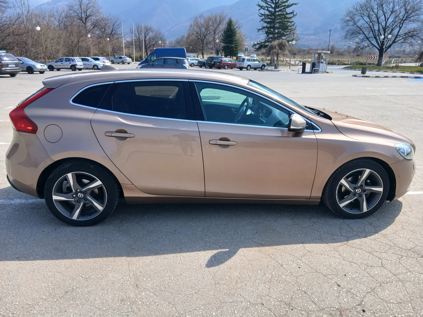 Volvo V40 1.6 HDI, снимка 3 - Автомобили и джипове - 53877032
