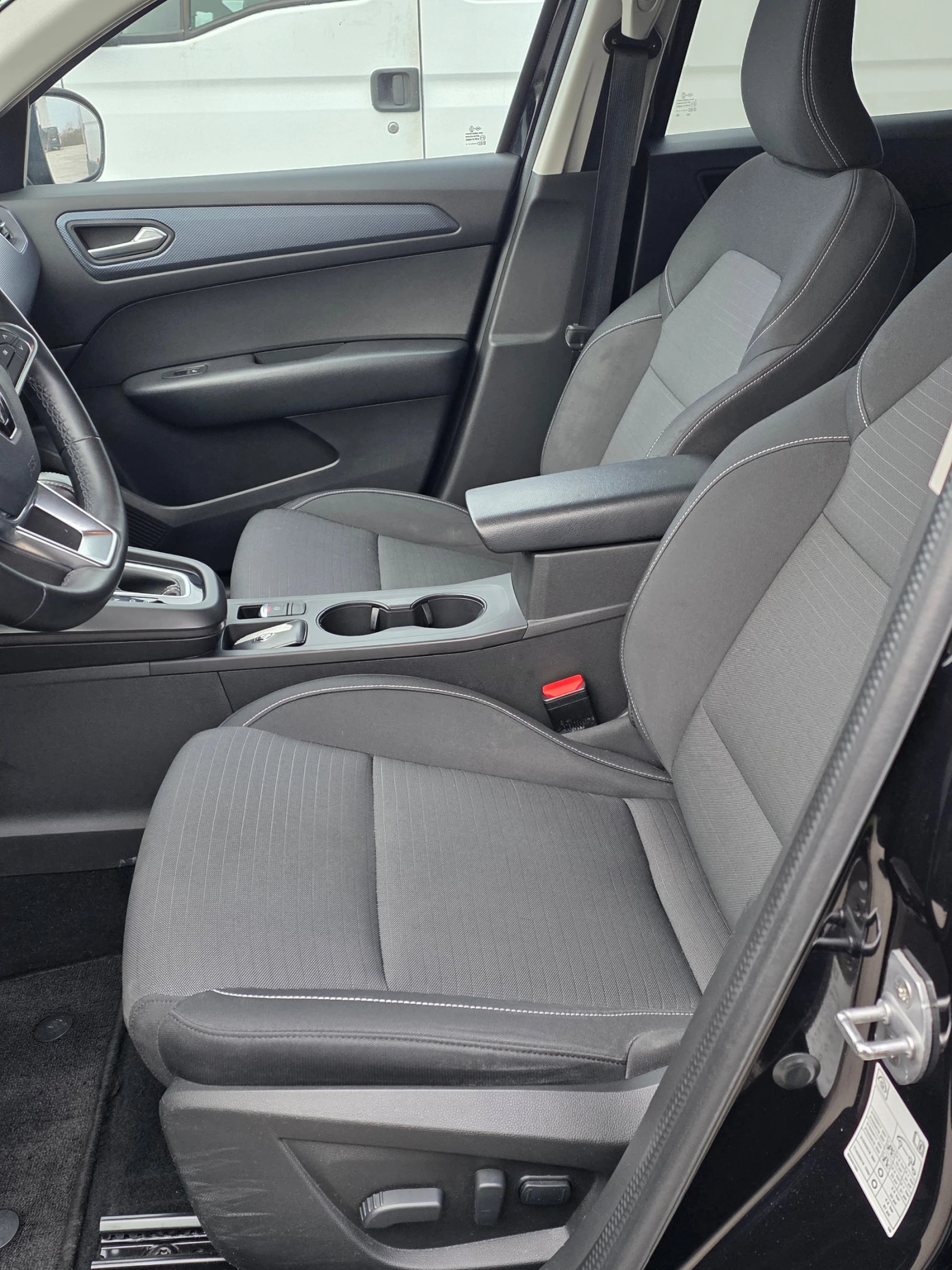 Renault Arkana E-TECH 145 BUSINESS, снимка 8 - Автомобили и джипове - 53935097