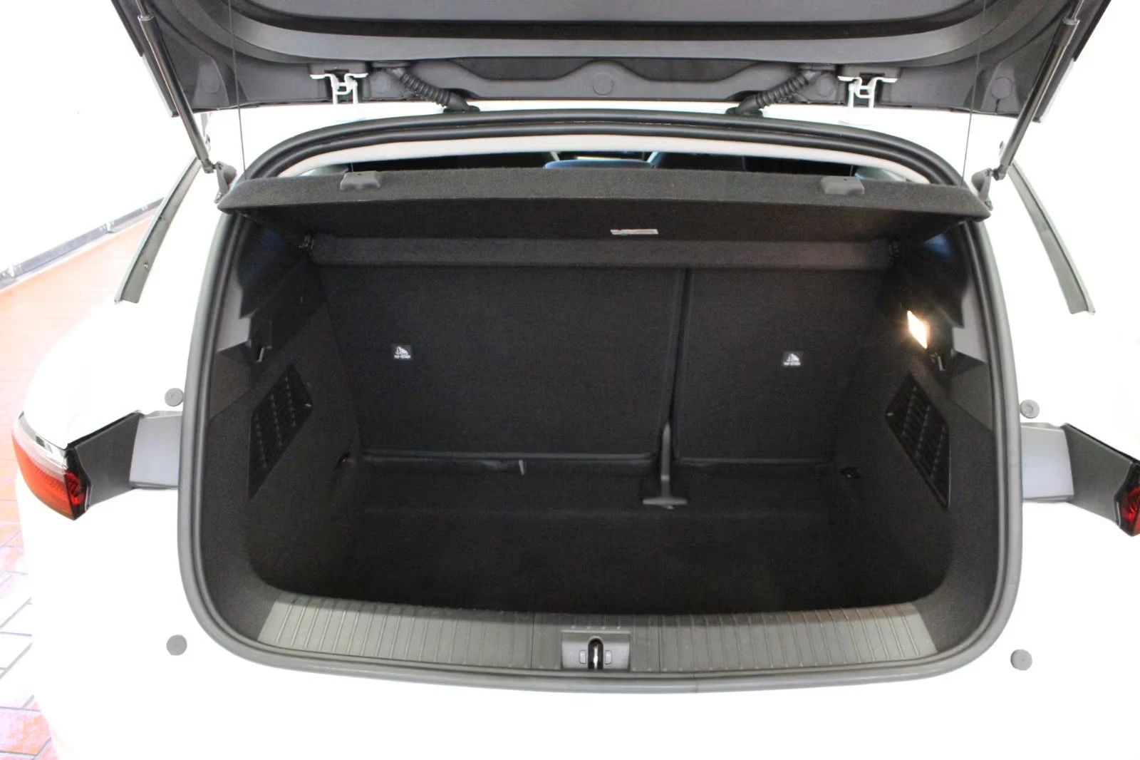 Renault Megane EQUILIBRE/EV40/131HP/LED/CAM/NAVI/ACC/239z | Mobile.bg � ����������� 7