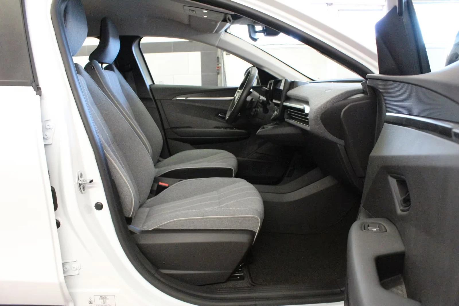 Renault Megane EQUILIBRE/EV40/131HP/LED/CAM/NAVI/ACC/239z | Mobile.bg � ����������� 12