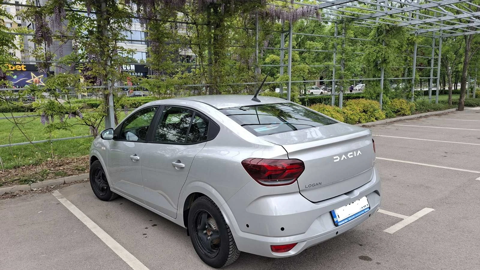 Dacia Logan, снимка 2 - Автомобили и джипове - 54489637