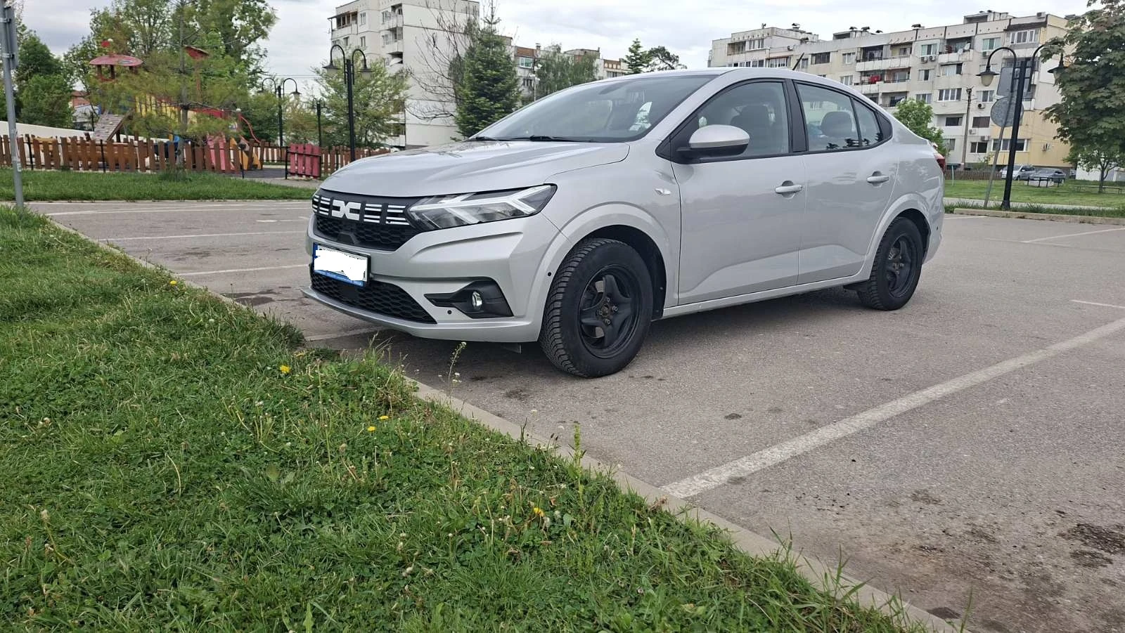 Dacia Logan, снимка 7 - Автомобили и джипове - 54489637