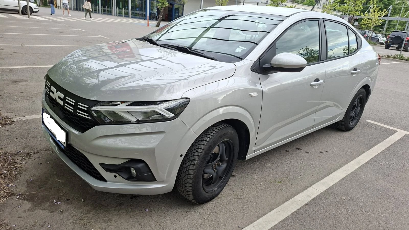 Dacia Logan, снимка 5 - Автомобили и джипове - 54489637