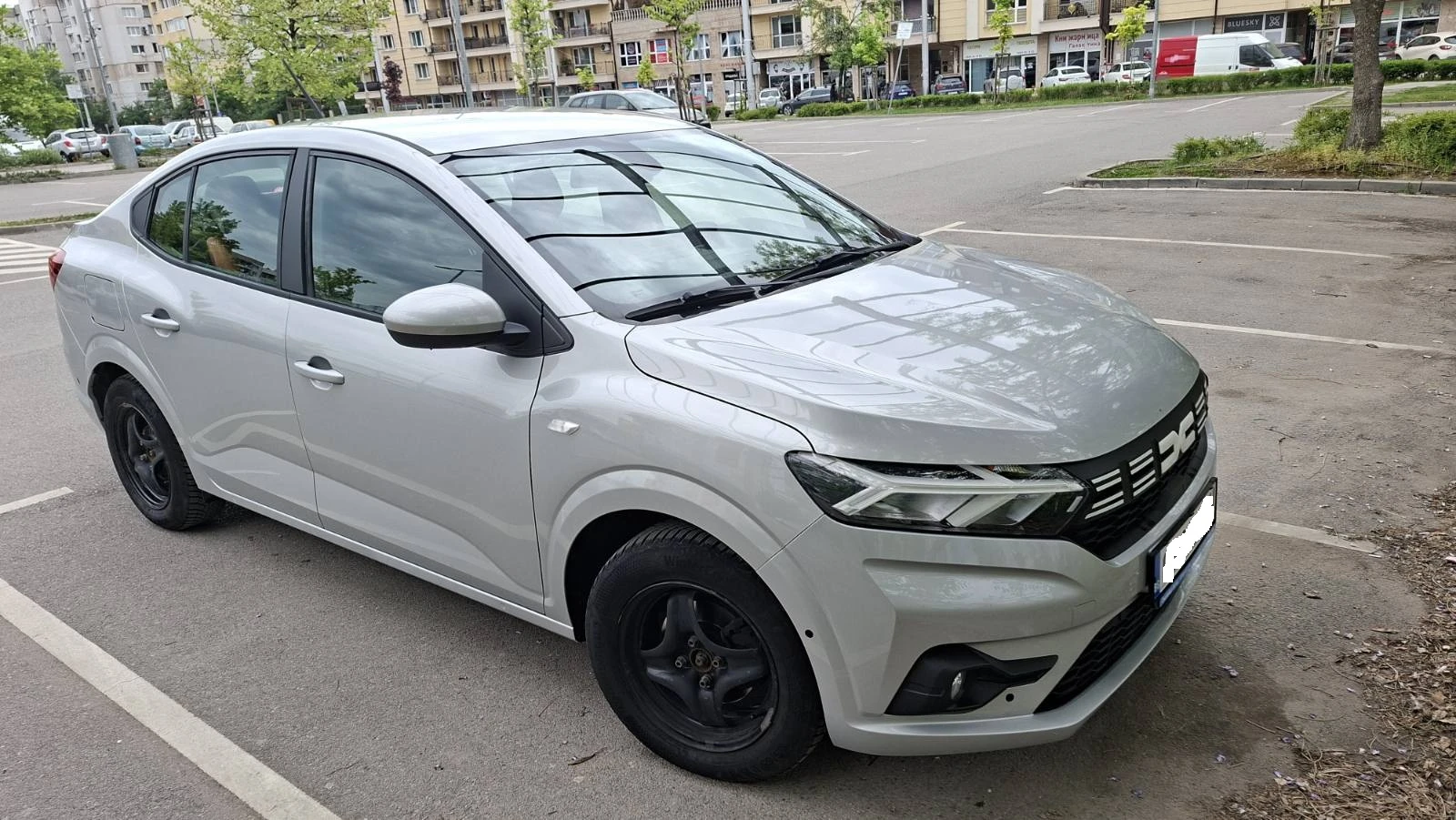 Dacia Logan, снимка 4 - Автомобили и джипове - 54489637