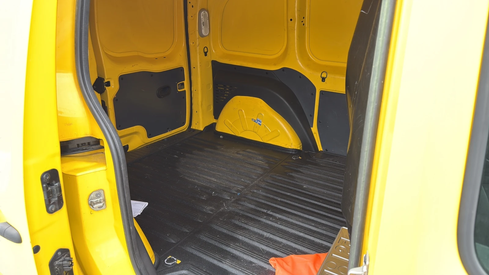 Renault Kangoo 1.5 DCI, снимка 13 - Автомобили и джипове - 54516172