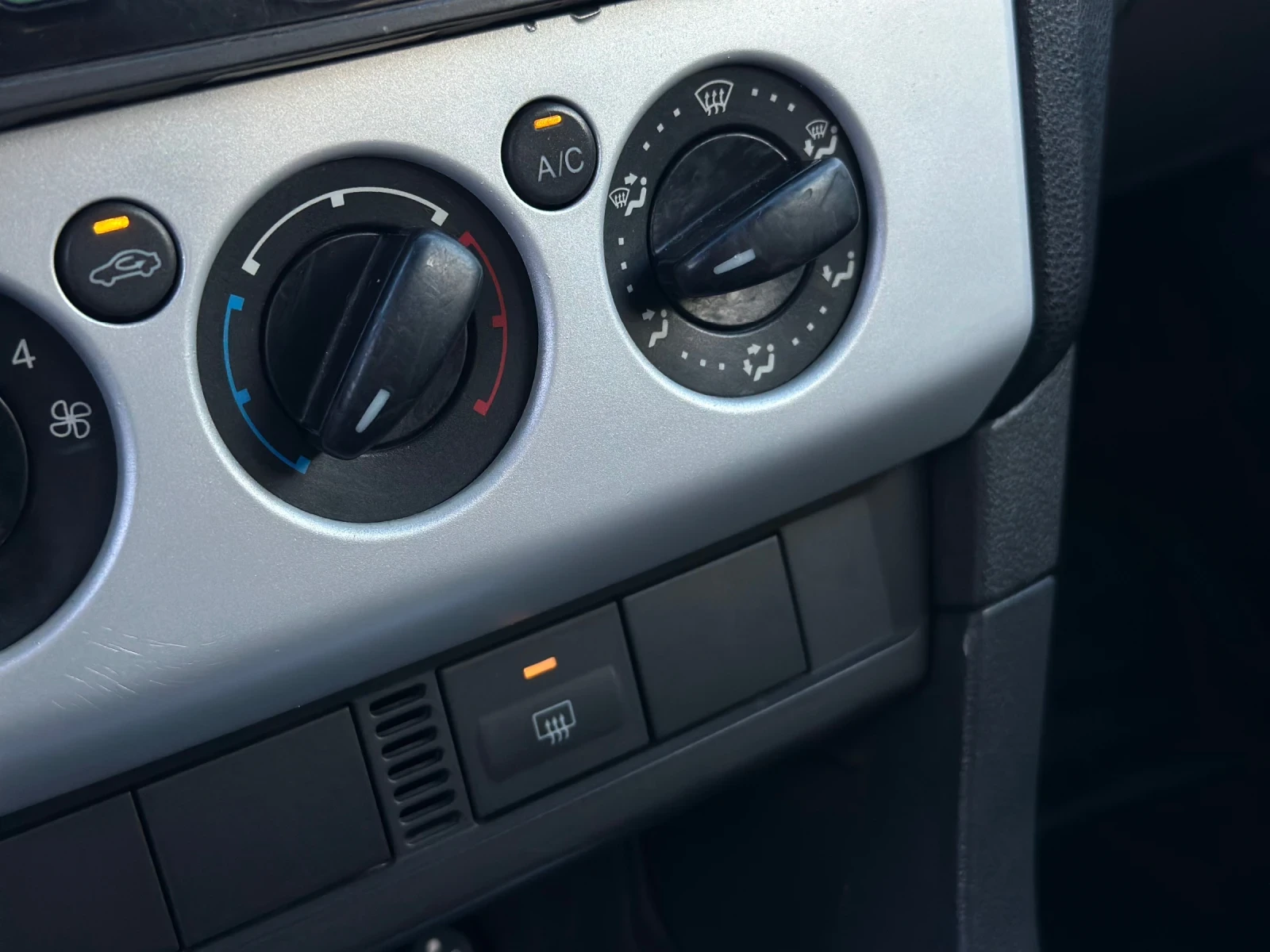 Ford Focus 1.6 TD, снимка 13 - Автомобили и джипове - 55038892