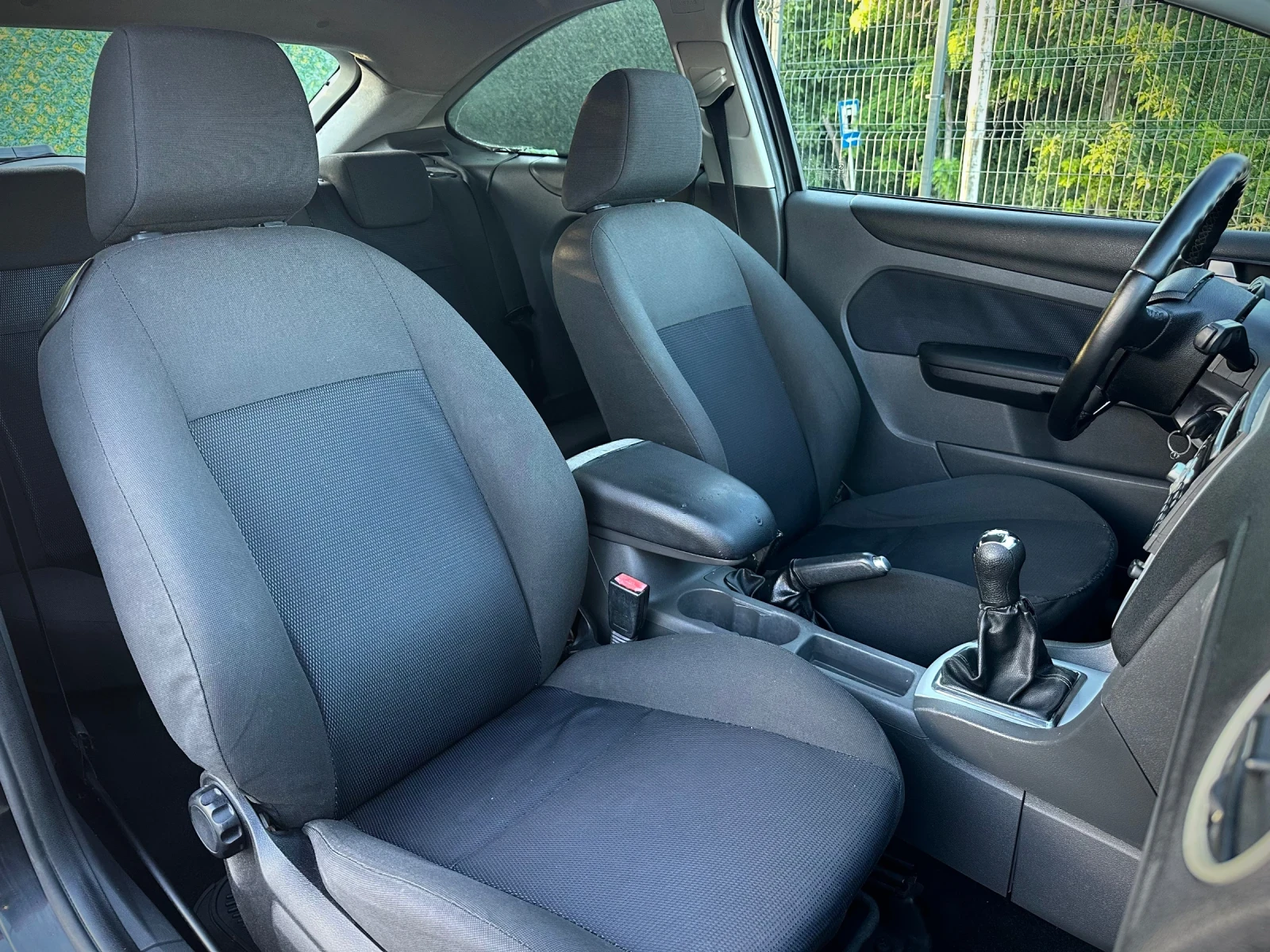 Ford Focus 1.6 TD, снимка 10 - Автомобили и джипове - 55038892