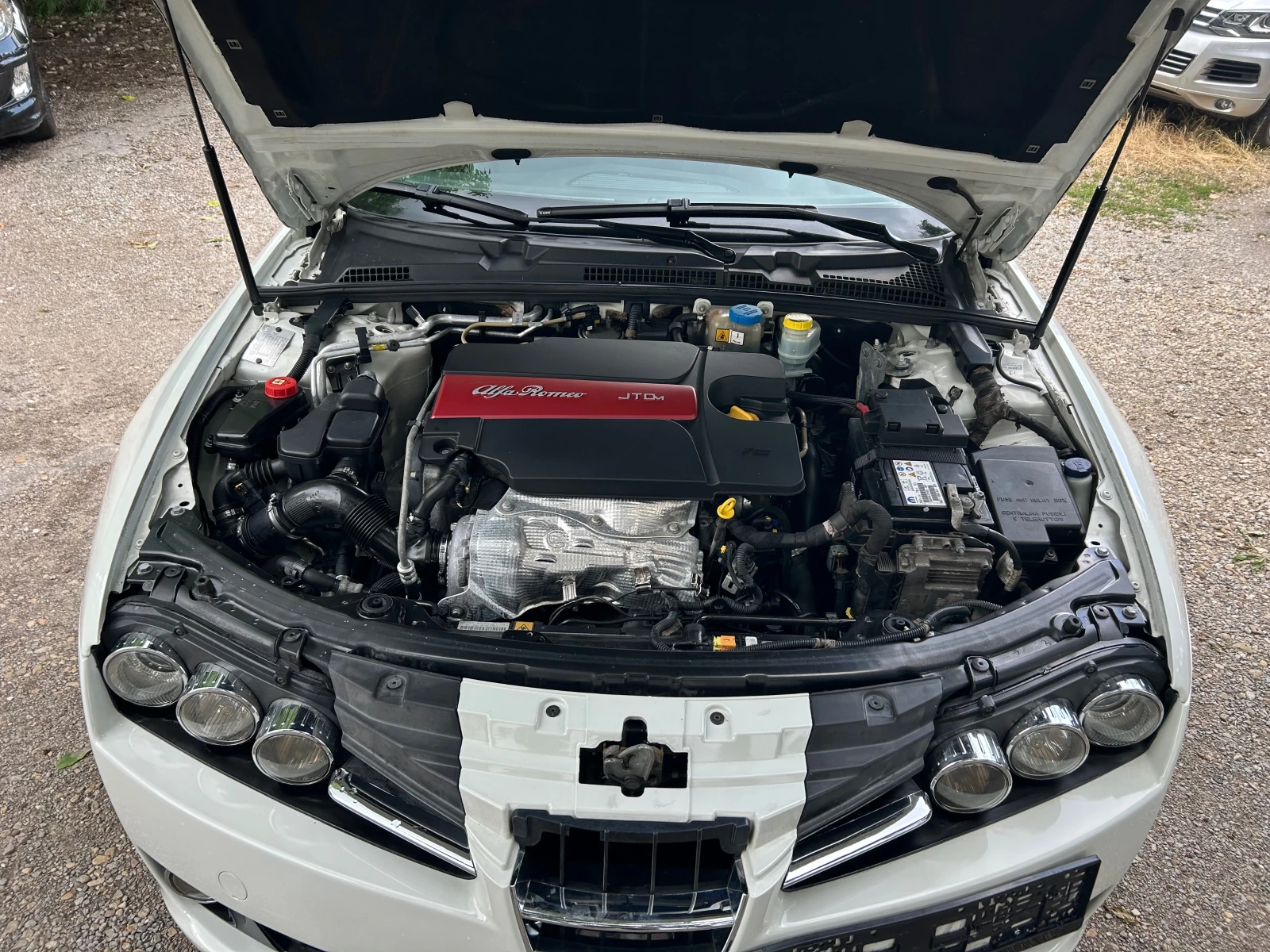Alfa Romeo 159 sportwagon 2.0 JTD-M КОЖА/НАВИ/АВТОПИЛОТ, снимка 13 - Автомобили и джипове - 55166511
