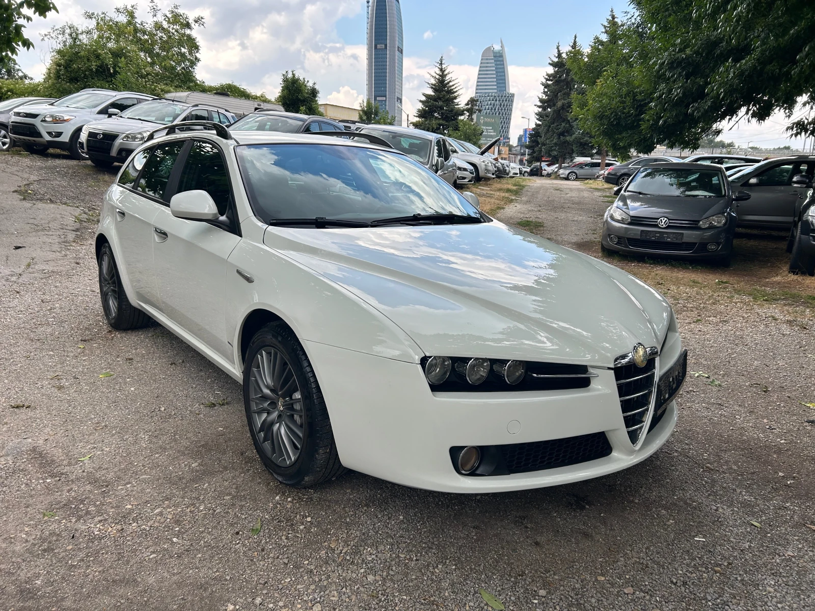 Alfa Romeo 159 sportwagon 2.0 JTD-M КОЖА/НАВИ/АВТОПИЛОТ, снимка 3 - Автомобили и джипове - 55166511