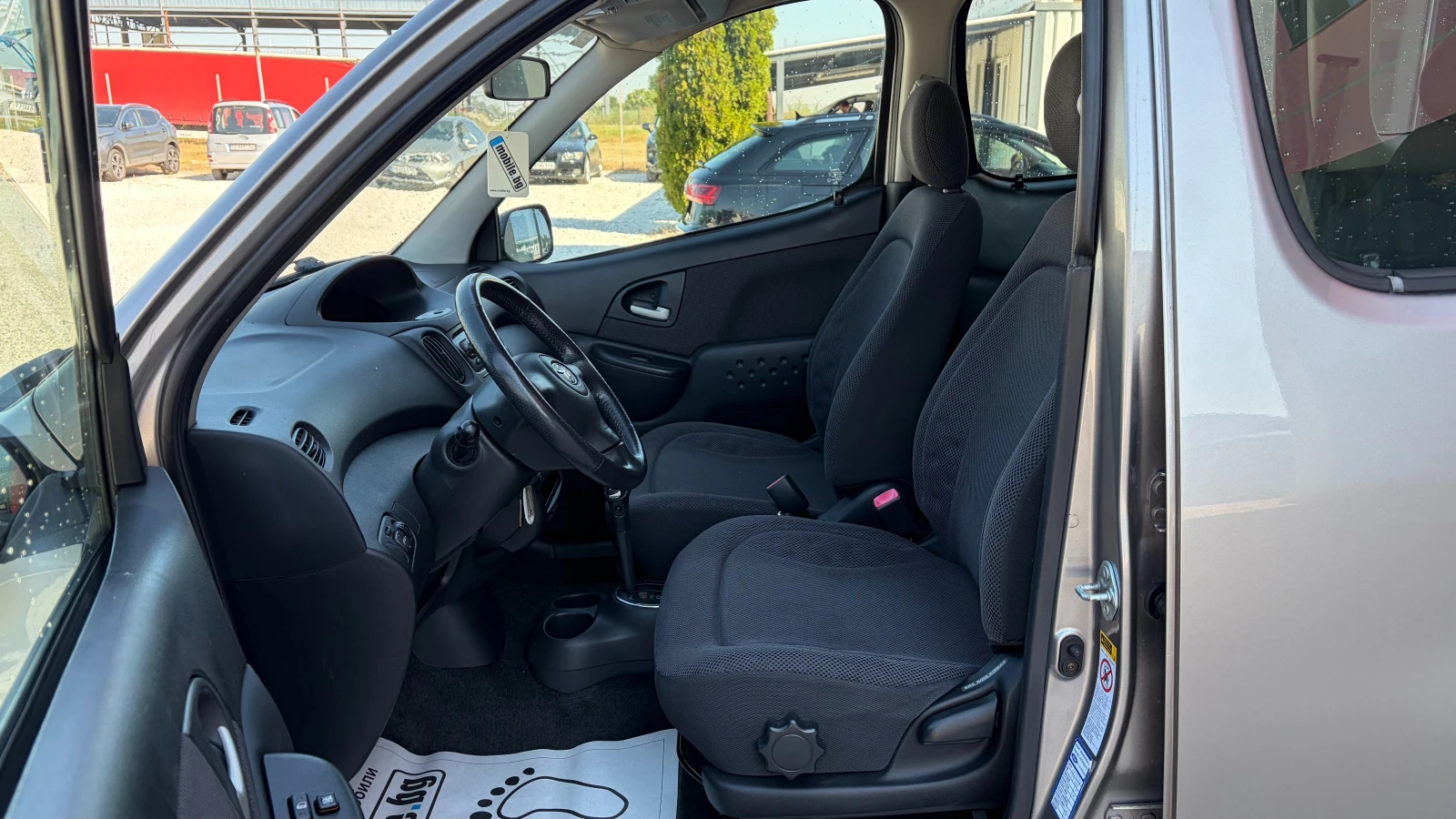 Toyota Yaris verso 1.3 VVT-i, снимка 7 - Автомобили и джипове - 55292249
