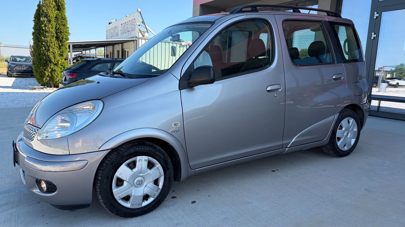 Toyota Yaris verso 1.3 VVT-i, снимка 2 - Автомобили и джипове - 55292249
