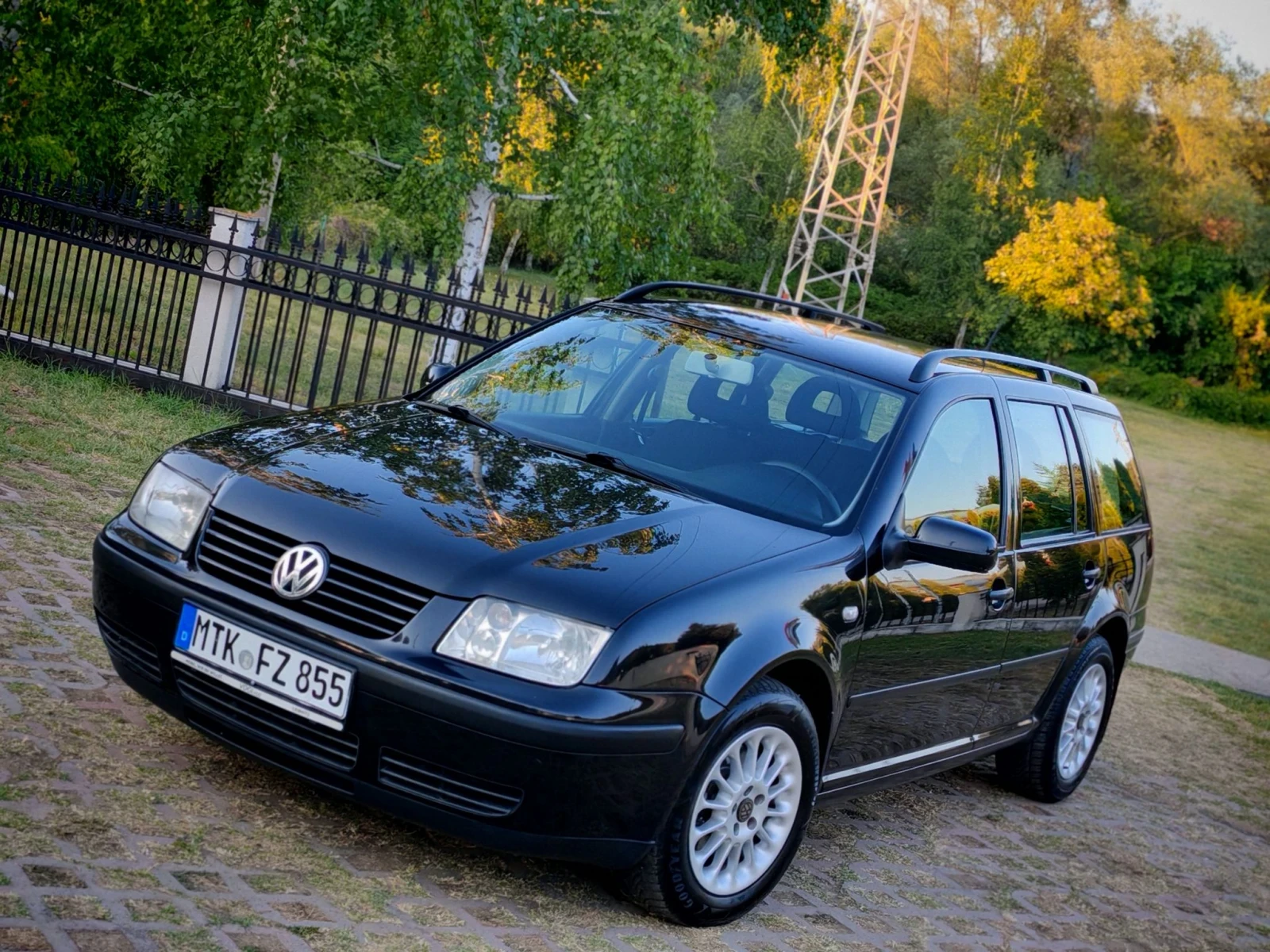 VW Bora 1.9TDI(101)* FACELIFT* КЛИМАТРОНИК* НОВ ВНОС* , снимка 2 - Автомобили и джипове - 55630668