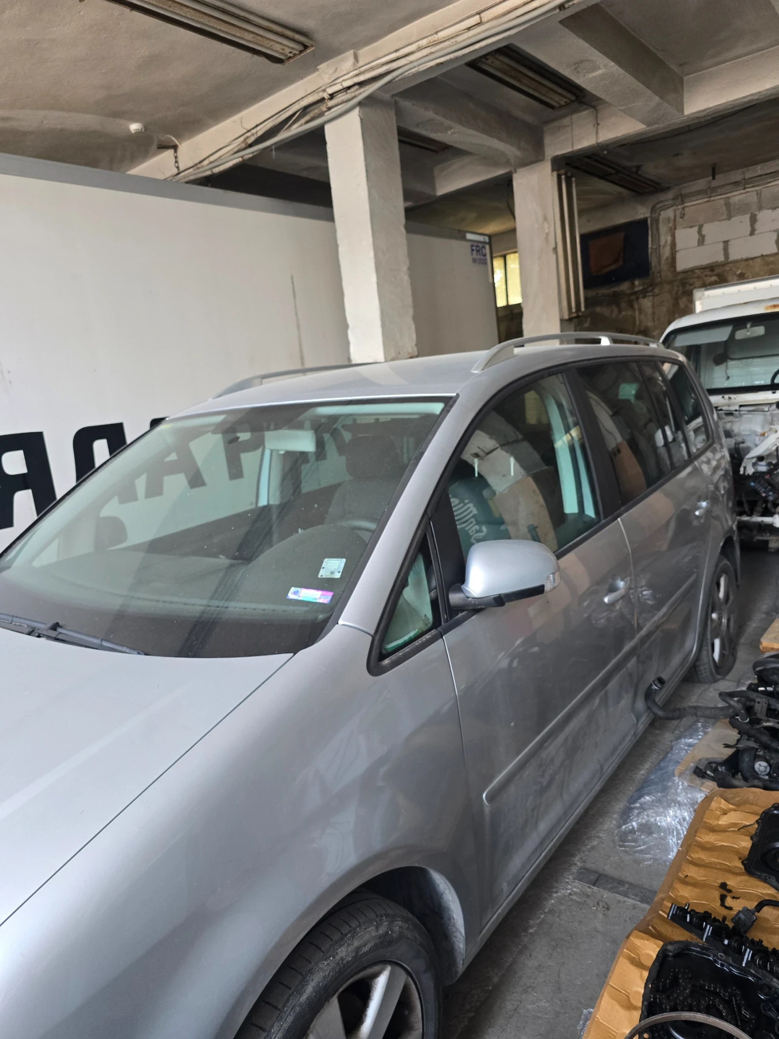 VW Touran 2000 FSI , снимка 8 - Автомобили и джипове - 56550850