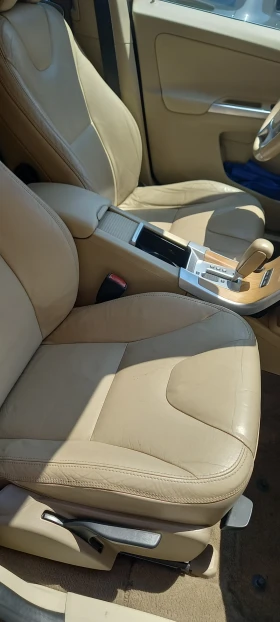 Volvo XC60 2.4cm 205ks.D5. AWD 4x4 PANORAMA AUTOMAT NAVI., снимка 10