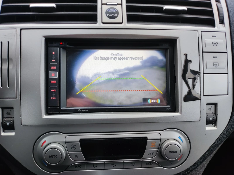 Ford Kuga 2.0HDi 136к.с. 4x4 Titanium, снимка 12 - Автомобили и джипове - 52642730