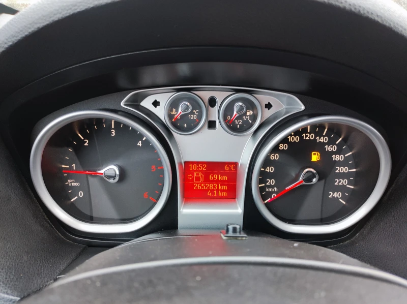 Ford Kuga 2.0HDi 136к.с. 4x4 Titanium, снимка 10 - Автомобили и джипове - 52642730