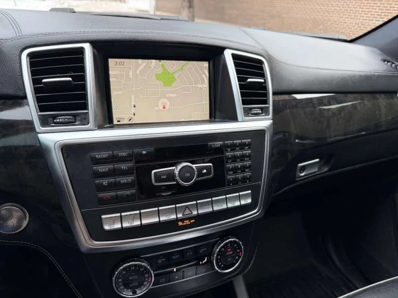 Mercedes-Benz ML * 4MATIC 4dr 550/Full service records. * CARFAX * , снимка 12 - Автомобили и джипове - 53524072