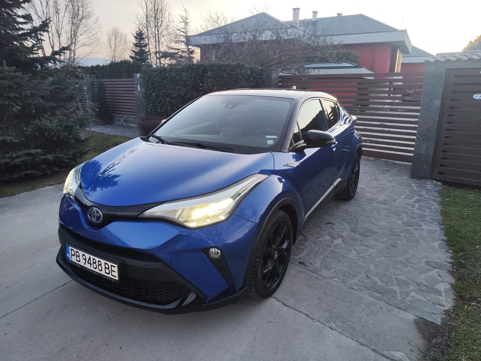 Toyota C-HR 2.0 В Гаранция Bi tone, снимка 1