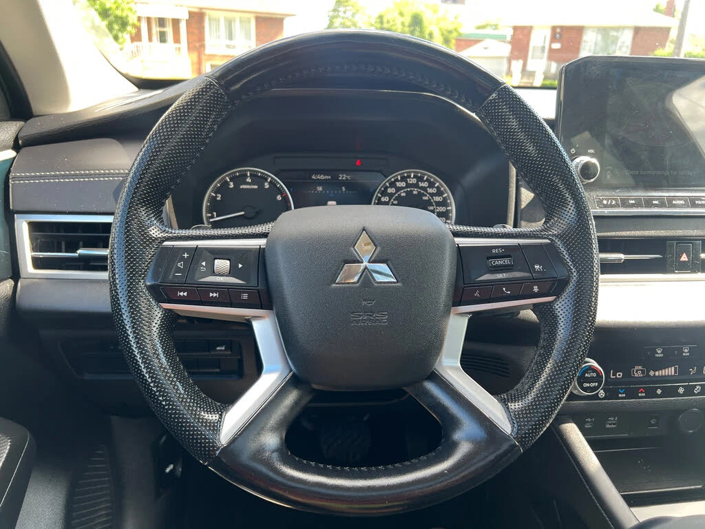 Mitsubishi Outlander * АВТО КРЕДИТ* ЦЕНА ДО БГ * СЕРВИЗНА ИСТОРИЯ *  - изображение 8