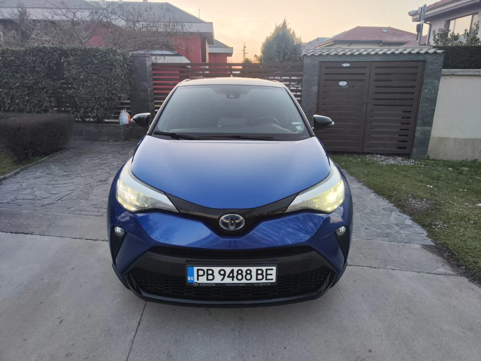 Toyota C-HR 2.0 В Гаранция Bi tone - изображение 9