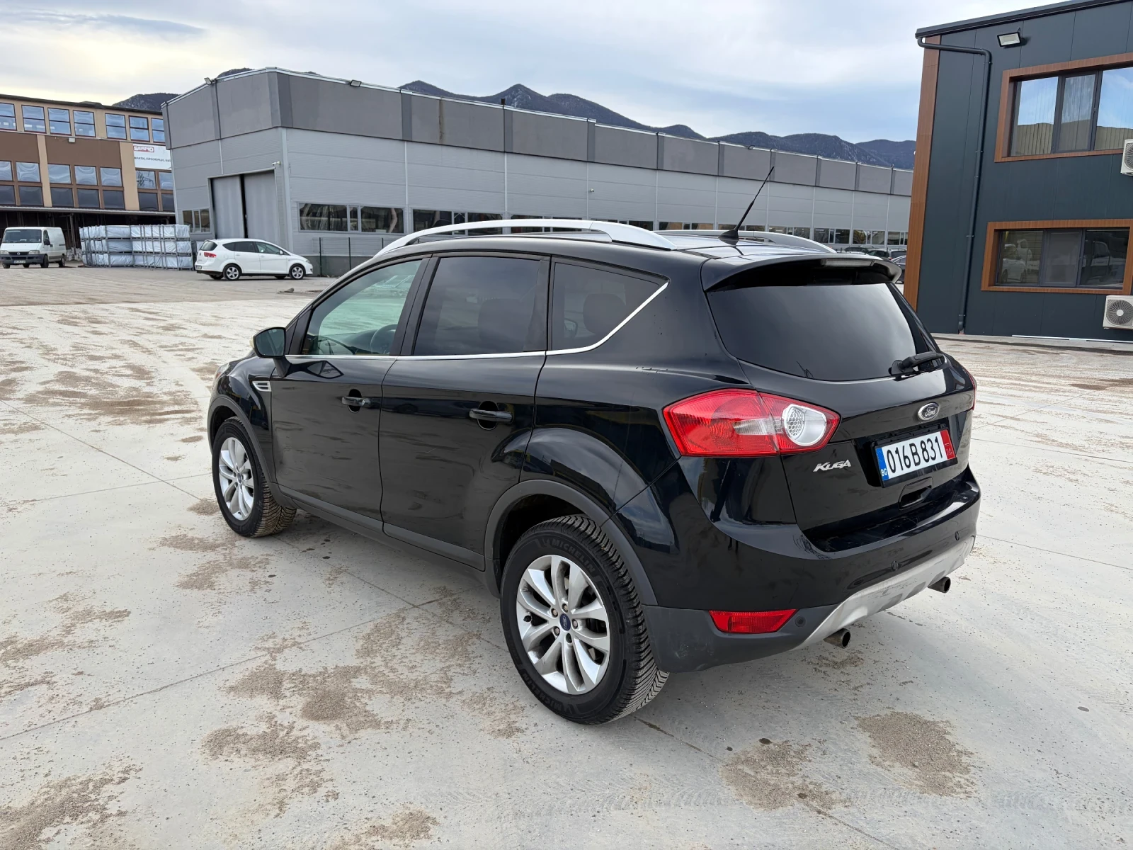 Ford Kuga  - изображение 3