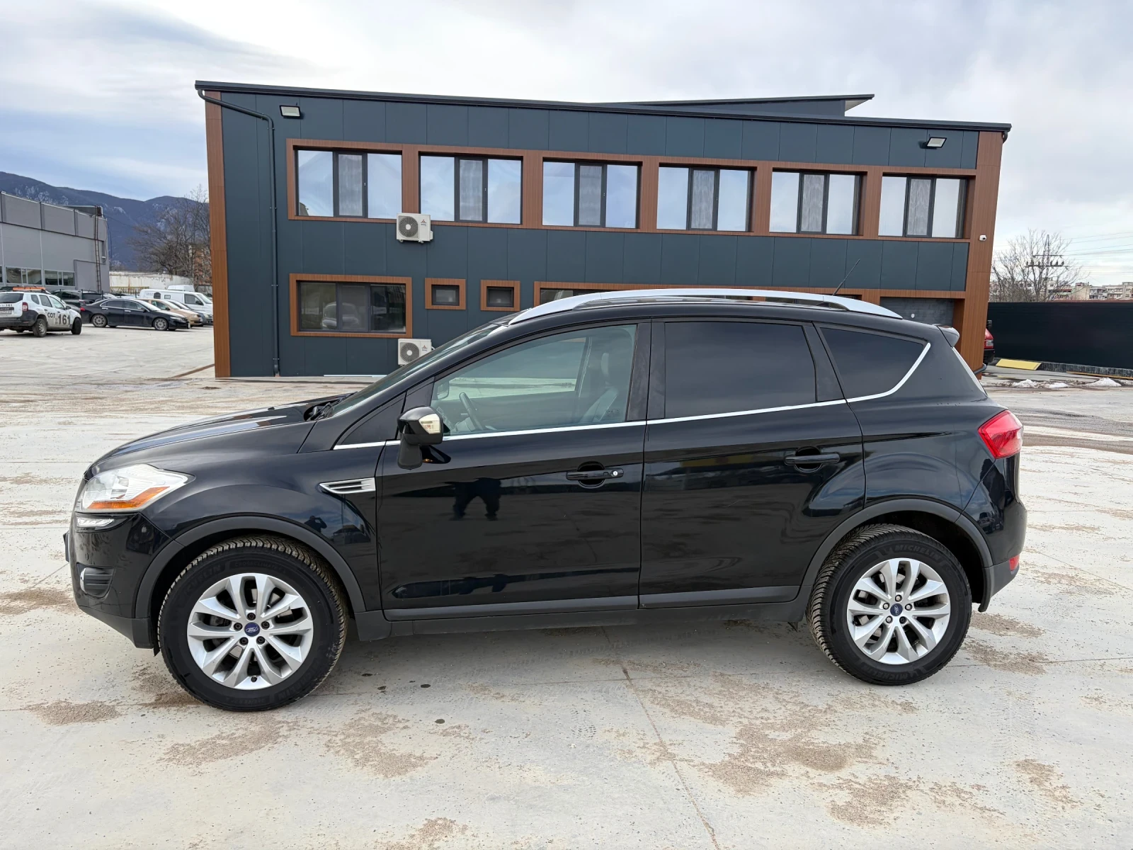 Ford Kuga  - изображение 2