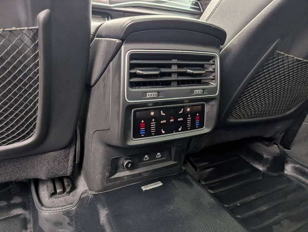 Audi Q8 Progressiv* 55 TFSI* АвтоКредит* (ЦЕНА ДО БГ), снимка 13 - Автомобили и джипове - 54002591