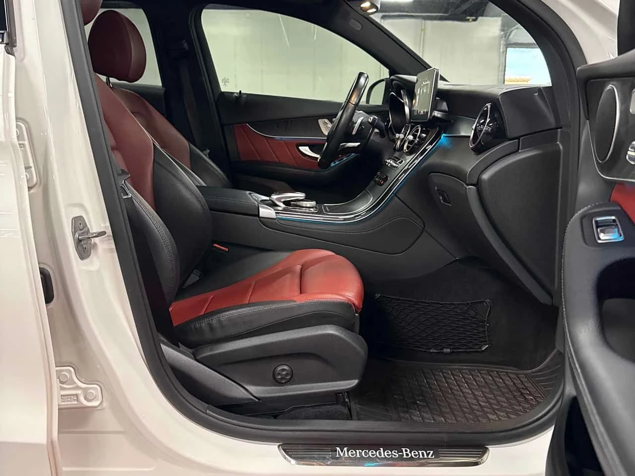 Mercedes-Benz GLC 300 �������� * ���� * KEYLESS * CARFAX | Mobile.bg � ����������� 14