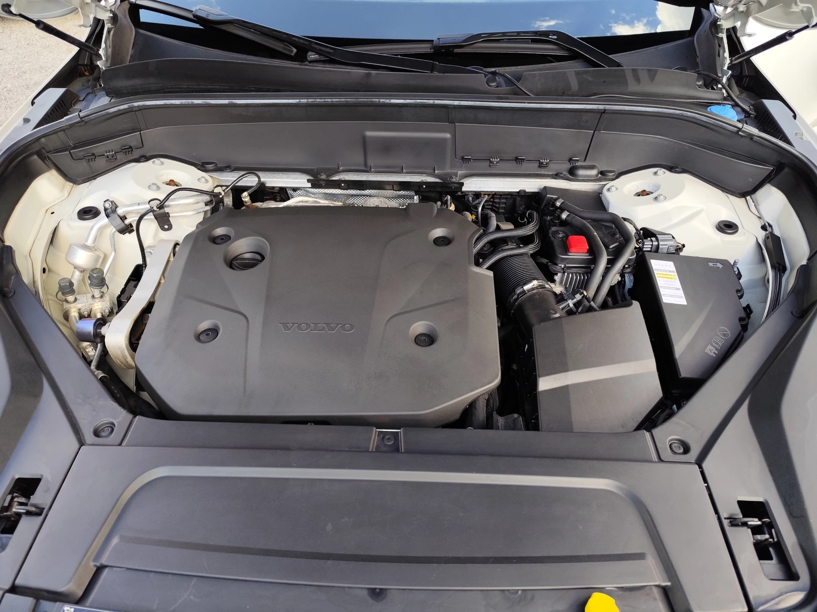Volvo Xc90 2.0HYBRID/R-DESIGN/FACE/4Х4/ LED/ АВТОМАТИК/7МЕСТА, снимка 15 - Автомобили и джипове - 56256151