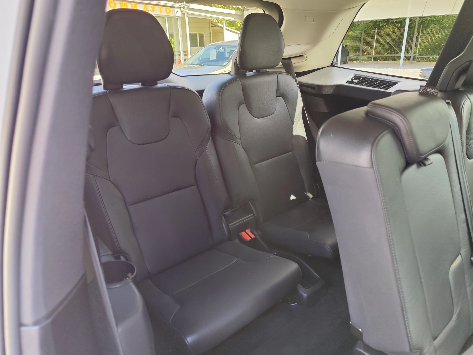 Volvo Xc90 2.0HYBRID/R-DESIGN/FACE/4Х4/ LED/ АВТОМАТИК/7МЕСТА, снимка 11 - Автомобили и джипове - 56256151