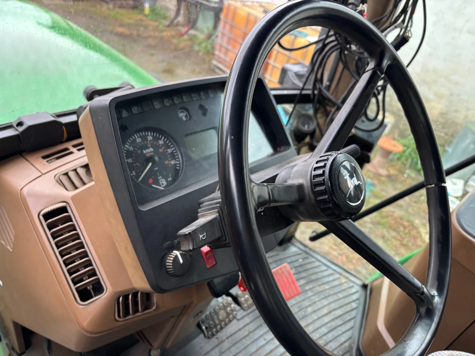Трактор John Deere 6800 - ОТЛИЧНО СЪСТОЯНИЕ, снимка 5 - Селскостопанска техника - 56697752