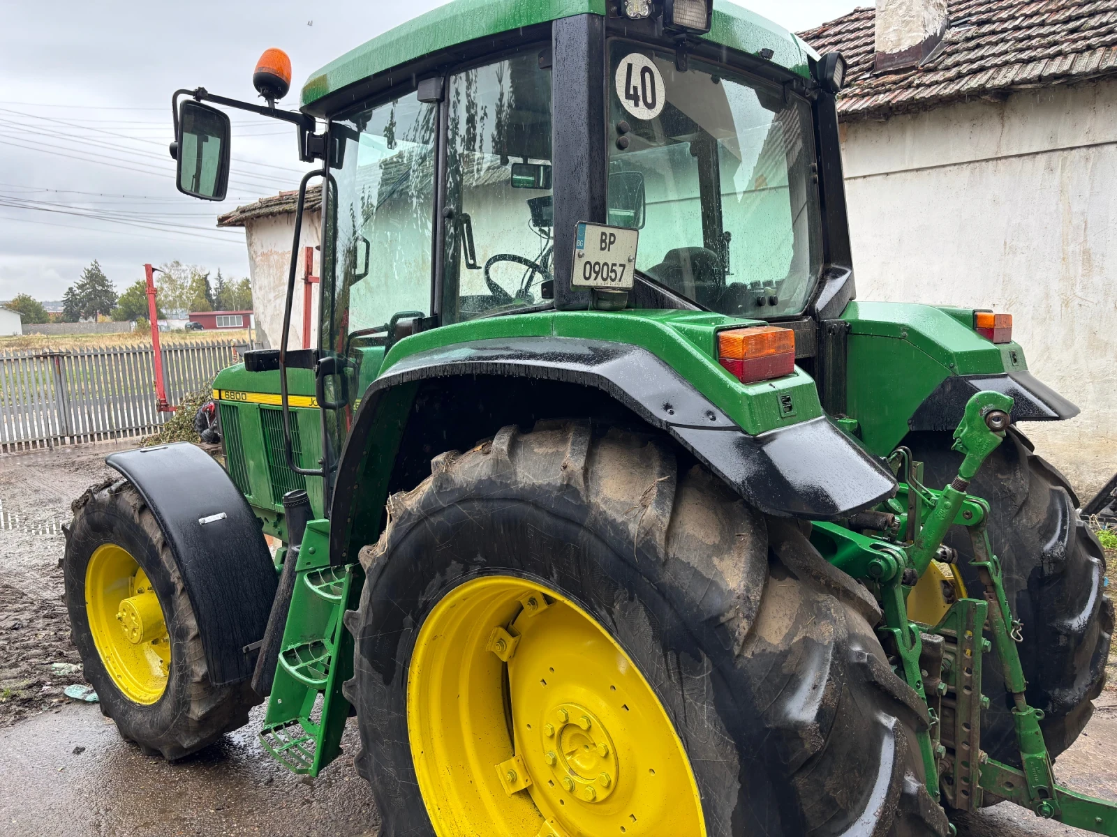 Трактор John Deere 6800 - ОТЛИЧНО СЪСТОЯНИЕ, снимка 2 - Селскостопанска техника - 56697752