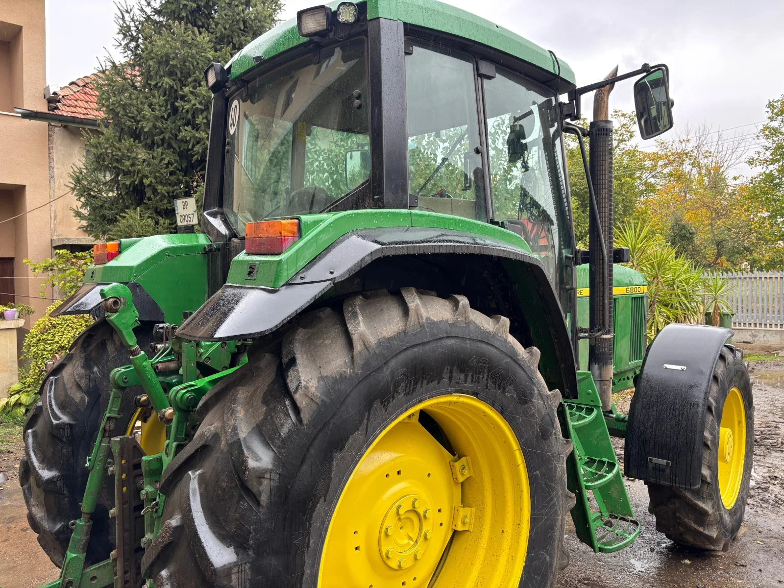 Трактор John Deere 6800 - ОТЛИЧНО СЪСТОЯНИЕ, снимка 3 - Селскостопанска техника - 56697752