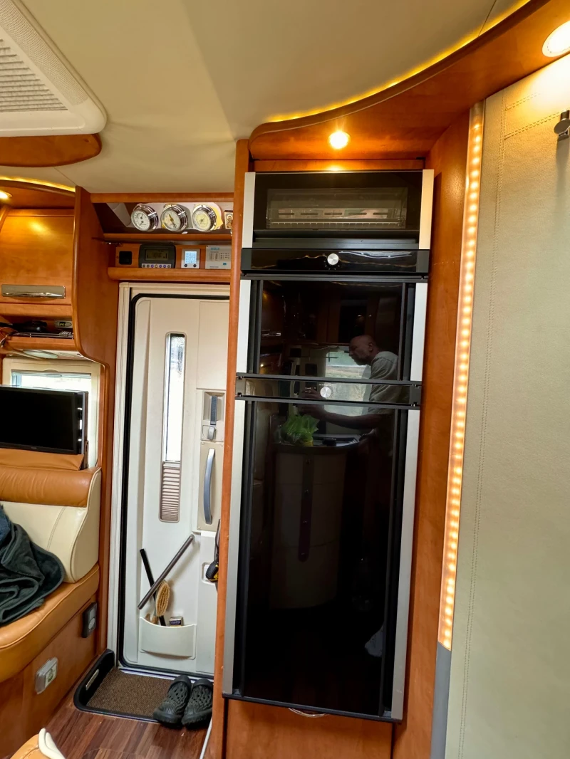 Кемпер Carthago Chik E-Line Splus 3, 0, снимка 13 - Каравани и кемпери - 52269272