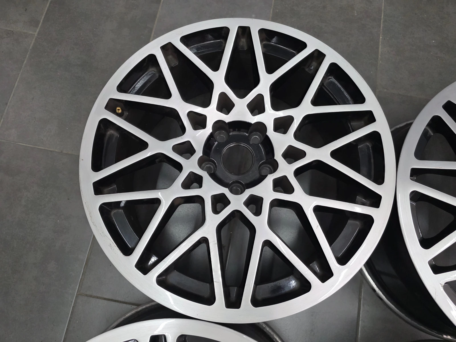 ������ | Mobile.bg � ����������� 3